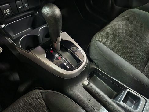 Used 2015 Honda Fit LX image 39