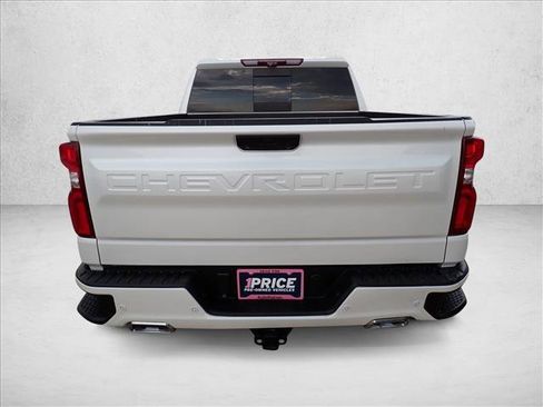 Used 2023 Chevrolet Silverado 1500 High Country w/ High Country Premium Package AWD/4WD image 3