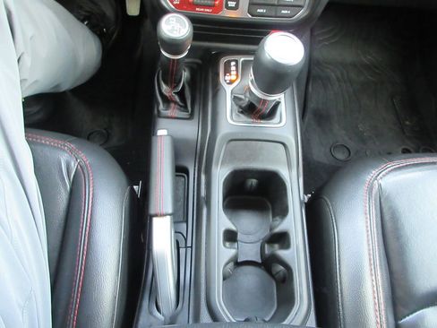 Used 2019 Jeep Wrangler Unlimited Rubicon image 30