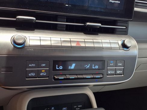 Used 2024 Hyundai Kona SEL AWD/4WD image 18