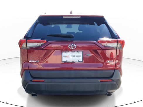 Used 2023 Toyota RAV4 XLE Premium image 5