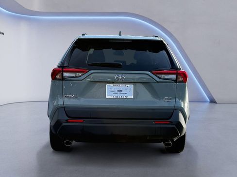 Used 2021 Toyota RAV4 XLE w/ Convenience Package image 4