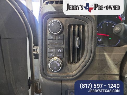 Used 2024 Chevrolet Silverado 2500 Custom w/ Custom Value Package image 12