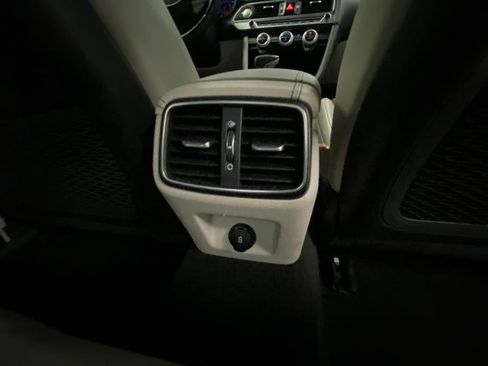 Used 2019 Genesis G70 2.0T Advanced image 37