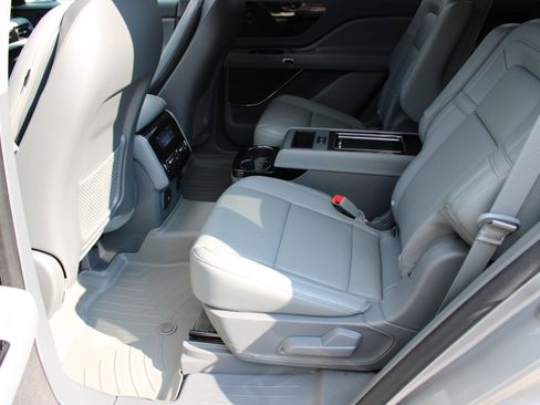 Used 2021 Lincoln Aviator Reserve w/ Equipment Group 201A image 13