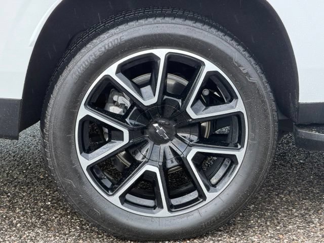 Used 2024 Chevrolet Suburban RST w/ Luxury Package RWD image 10