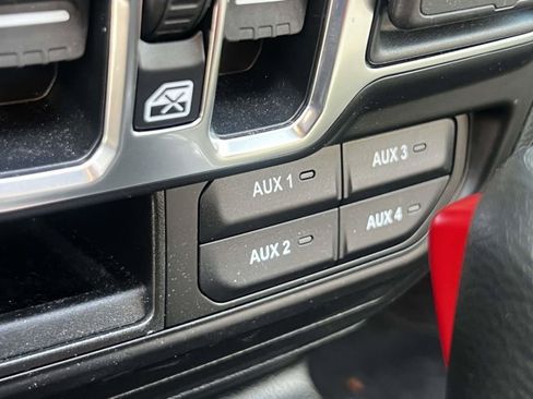 Used 2023 Jeep Wrangler Unlimited w/ Sun & Screen Package AWD/4WD image 31