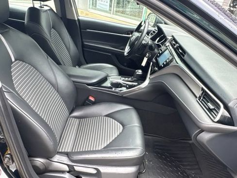 Used 2018 Toyota Camry SE FWD image 29