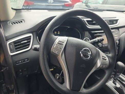 Used 2016 Nissan Rogue SV FWD image 5