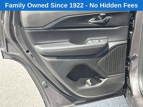 Used 2025 Jeep Grand Cherokee Laredo w/ Trailer Tow Package AWD/4WD image 21