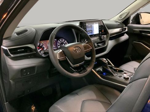 Used 2022 Toyota Highlander Limited AWD/4WD image 18