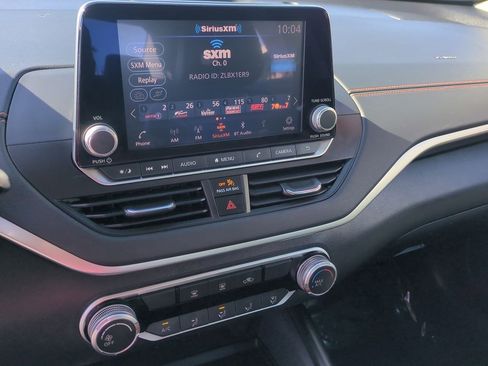 Certified 2022 Nissan Altima 2.5 SR image 16