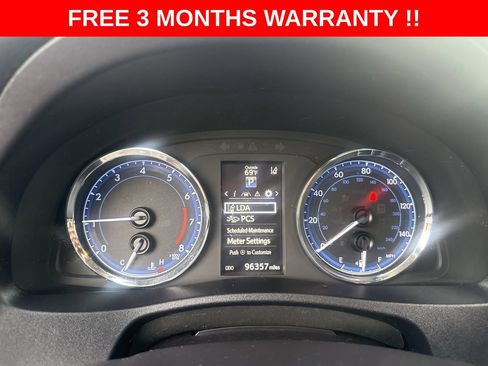Used 2018 Toyota Corolla SE FWD image 16
