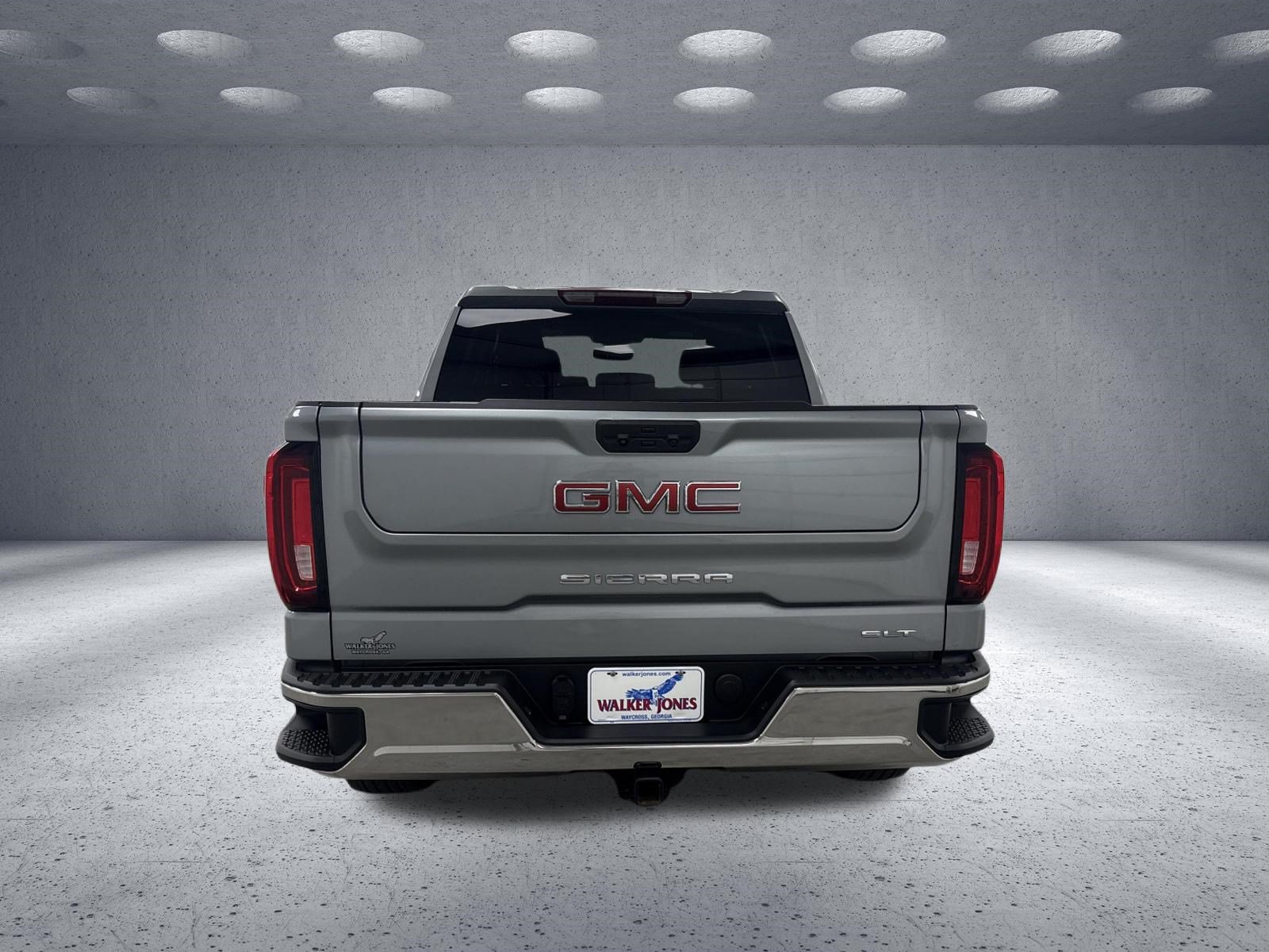 Used 2025 GMC Sierra 1500 SLT AWD/4WD image 4