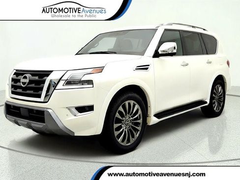 Used 2024 Nissan Armada Platinum w/ Captain's Chairs Package RWD image 1
