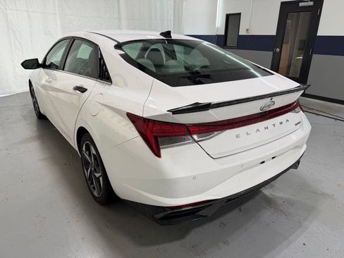 Used 2023 Hyundai Elantra Limited FWD image 21