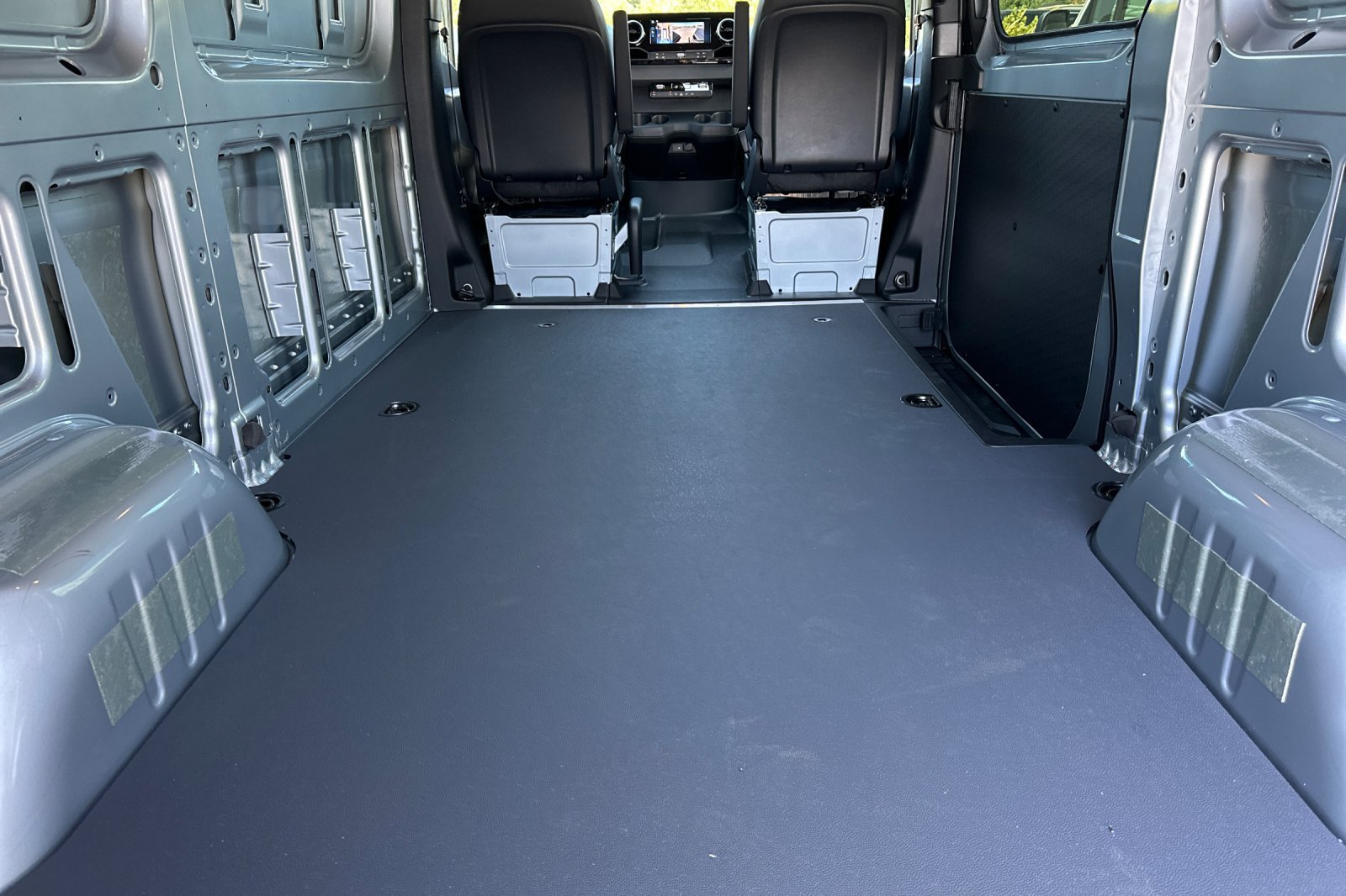 Used 2025 Mercedes-Benz Sprinter 2500 image 15