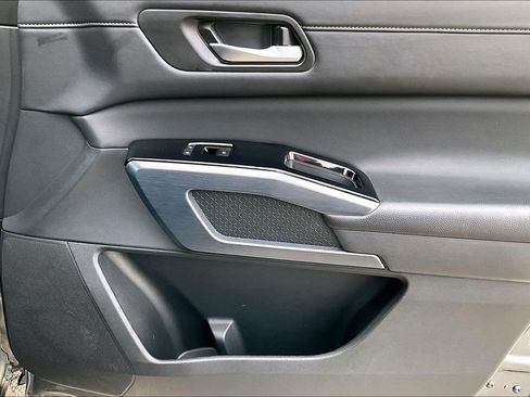 Used 2025 Nissan Pathfinder SL image 20