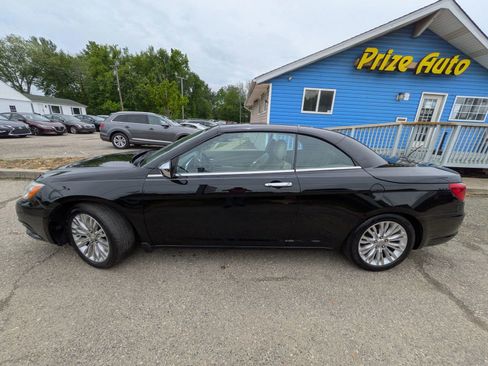 Used 2011 Chrysler 200 Limited FWD image 14