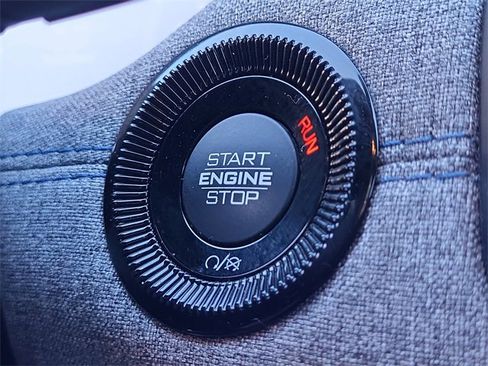 Certified 2024 Jeep Compass Latitude image 17