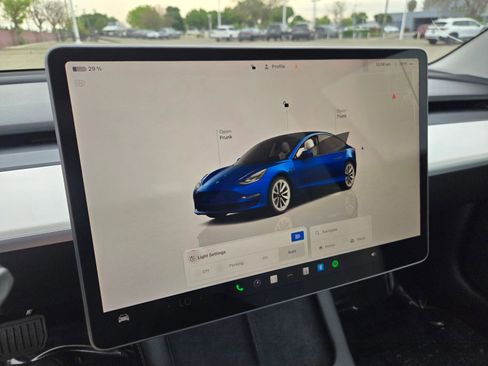 Used 2023 Tesla Model 3 Standard Range image 18