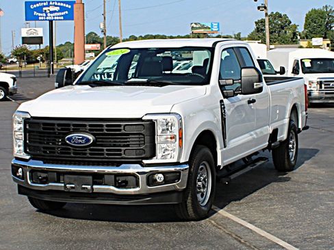 Used 2024 Ford F250 XL w/ XL Chrome Package RWD image 2