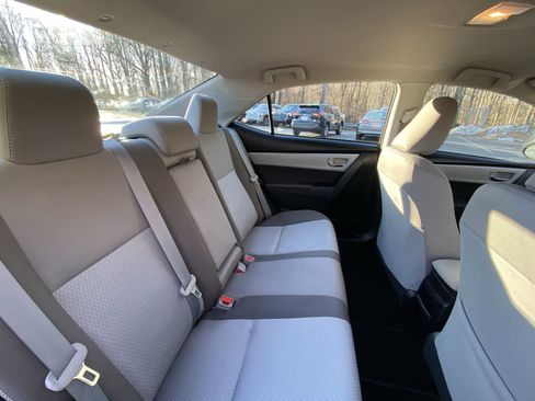 Used 2018 Toyota Corolla LE image 29