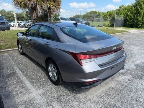 Used 2023 Hyundai Elantra SE FWD image 9