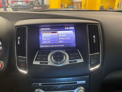 Used 2013 Nissan Maxima 3.5 SV w/ Tech Pkg FWD image 23