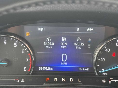 Used 2023 Ford Explorer XLT w/ Equipment Group 202A AWD/4WD image 8