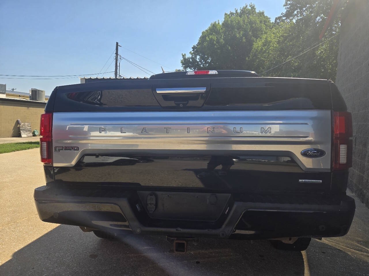 Used 2018 Ford F150 Platinum w/ Equipment Group 701A Luxury AWD/4WD image 15