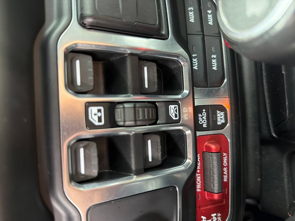 Used 2021 Jeep Wrangler Unlimited Rubicon w/ Dual Top Group AWD/4WD image 9