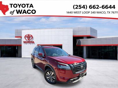 Used 2023 Nissan Pathfinder SL w/ Black Appearance Package