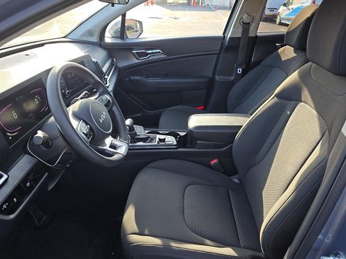 Used 2025 Kia Sportage LX AWD/4WD image 6
