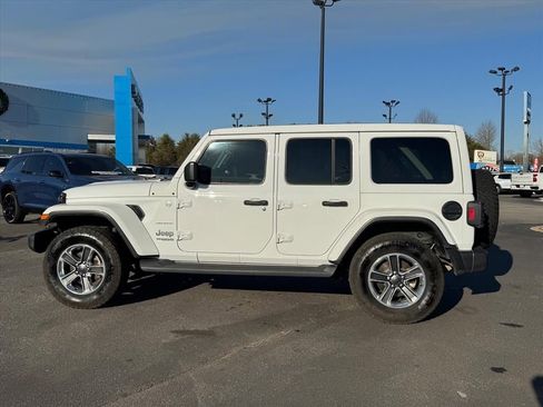 Used 2021 Jeep Wrangler Unlimited Sahara AWD/4WD image 6