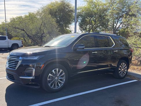 Used 2023 Chevrolet Traverse Premier image 5
