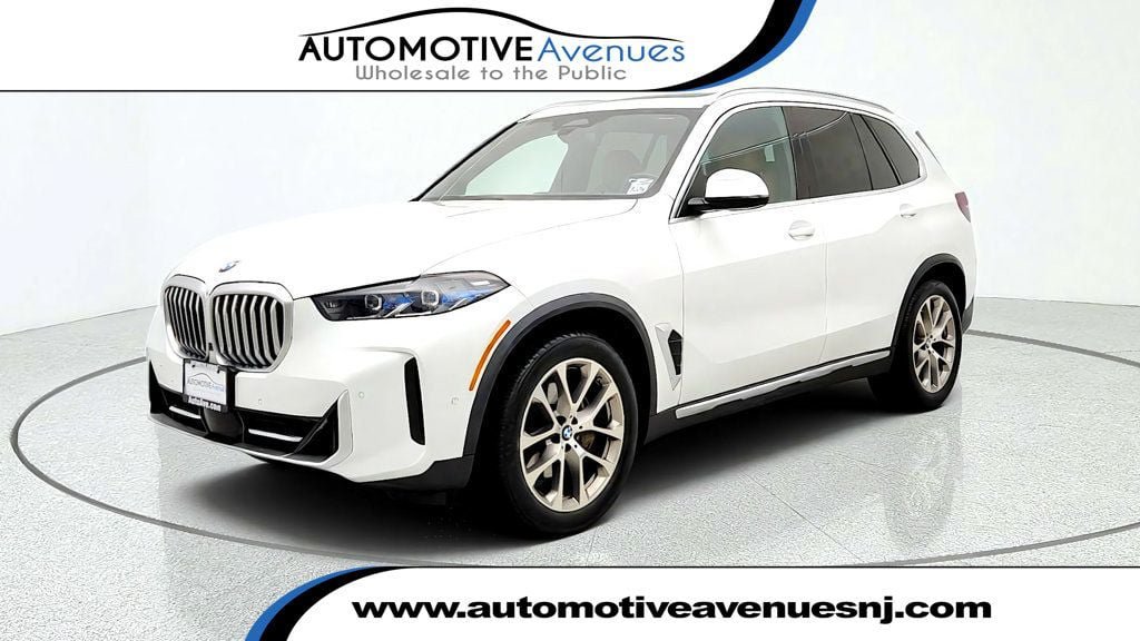 Used 2024 BMW X5 xDrive40i w/ Premium Package AWD/4WD image 1