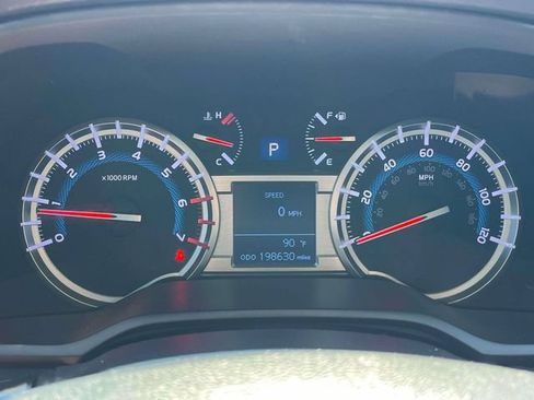 Used 2016 Toyota 4Runner SR5 AWD/4WD image 37