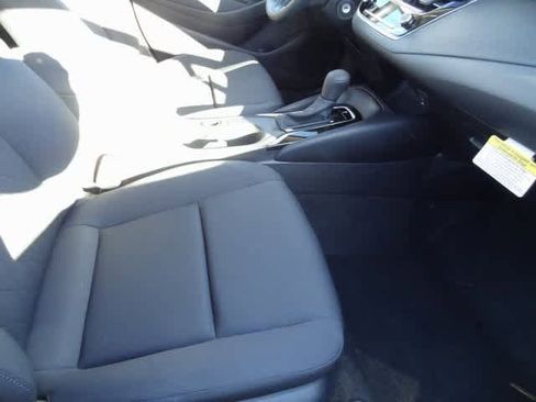 Used 2025 Toyota Corolla SE image 22