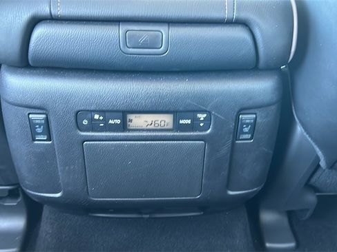 Used 2024 Nissan Armada Platinum w/ Captain's Chairs Package image 17