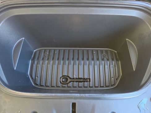 Used 2021 Tesla Model Y Long Range image 39