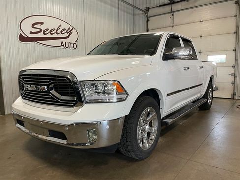 Used 2015 RAM 1500 Laramie w/ Convenience Group AWD/4WD image 2