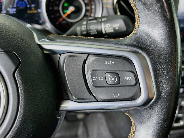 Used 2020 Jeep Wrangler Unlimited Sahara AWD/4WD image 32