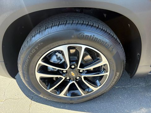 Used 2025 Chevrolet TrailBlazer LT FWD image 24