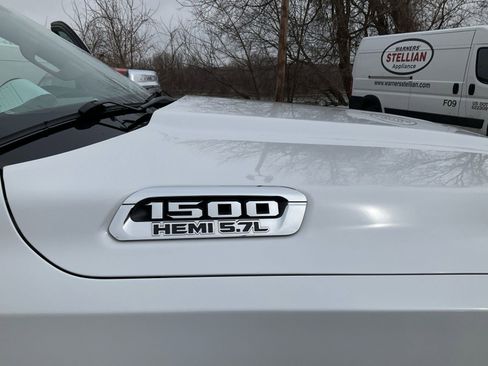 Used 2019 RAM 1500 Laramie image 31