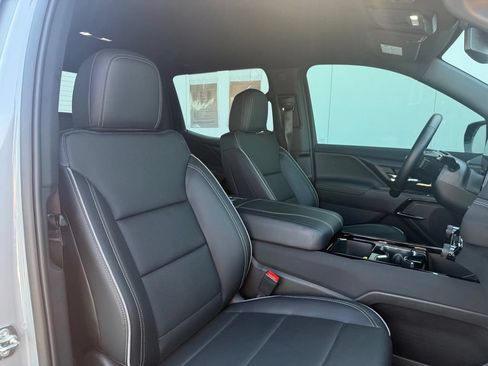 Used 2025 Chevrolet Silverado EV LT AWD/4WD image 22