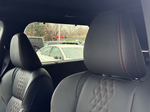 Used 2025 Mitsubishi Outlander SEL image 11