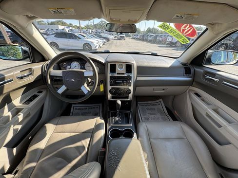 Used 2009 Chrysler 300 LX RWD image 14