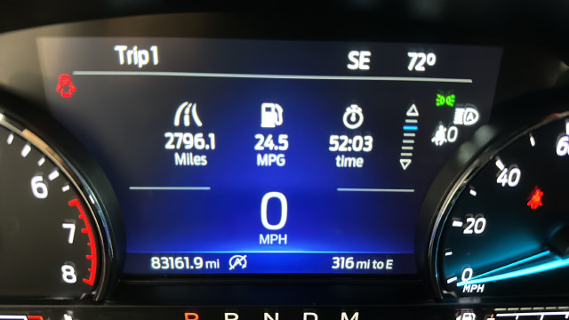Used 2021 Ford Explorer XLT w/ Equipment Group 202A AWD/4WD image 10