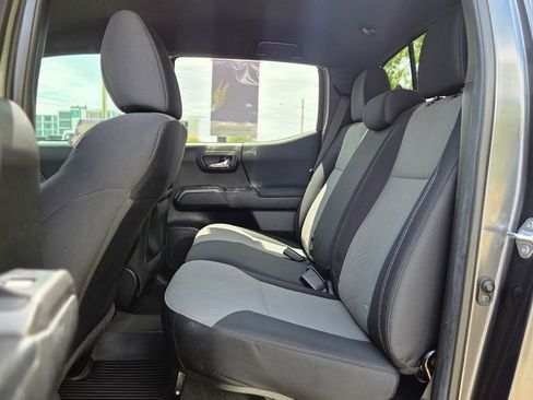 Used 2022 Toyota Tacoma TRD Off-Road w/ Technology Package AWD/4WD image 27